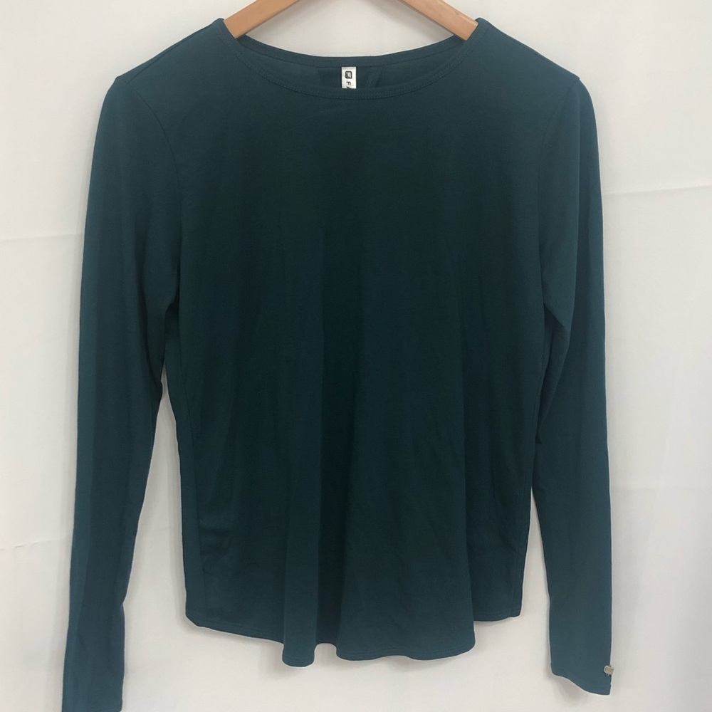 Fabletics open back shirt